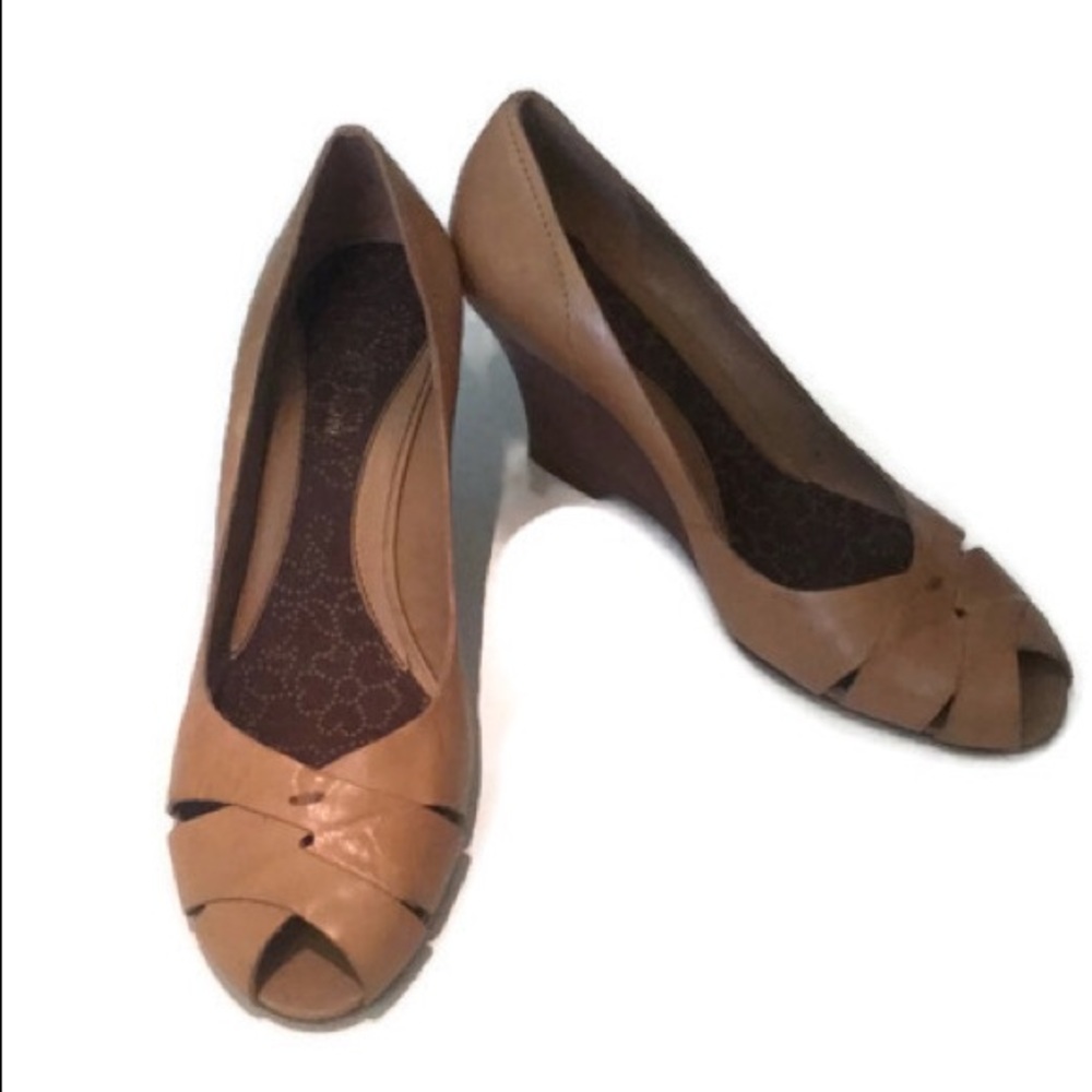NWOT Kenneth Cole Reaction leather wedge shoe